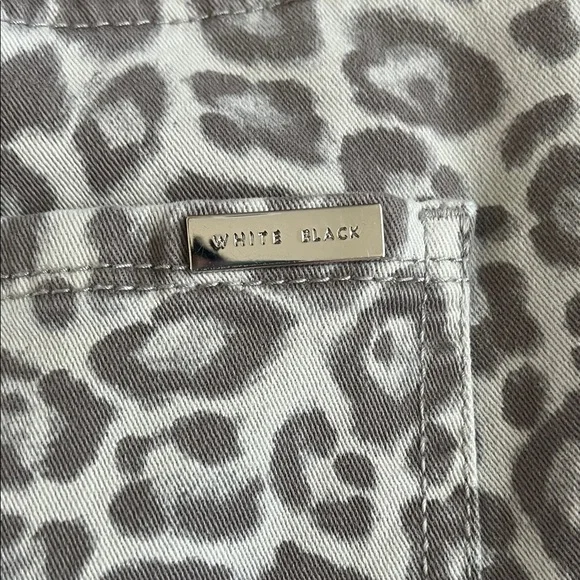 White House Black Market Gray Leopard Skinny Jeans - Picture 9 of 14